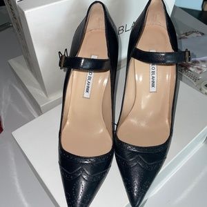 MANOLO BLAHNIK Black Leather inspector Mary Jane Heel Pumps Sz 37 1/2